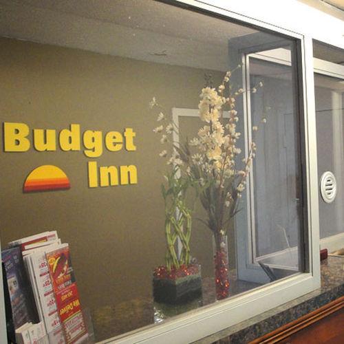 Ontario Center Budget Inn Ontario מראה חיצוני תמונה