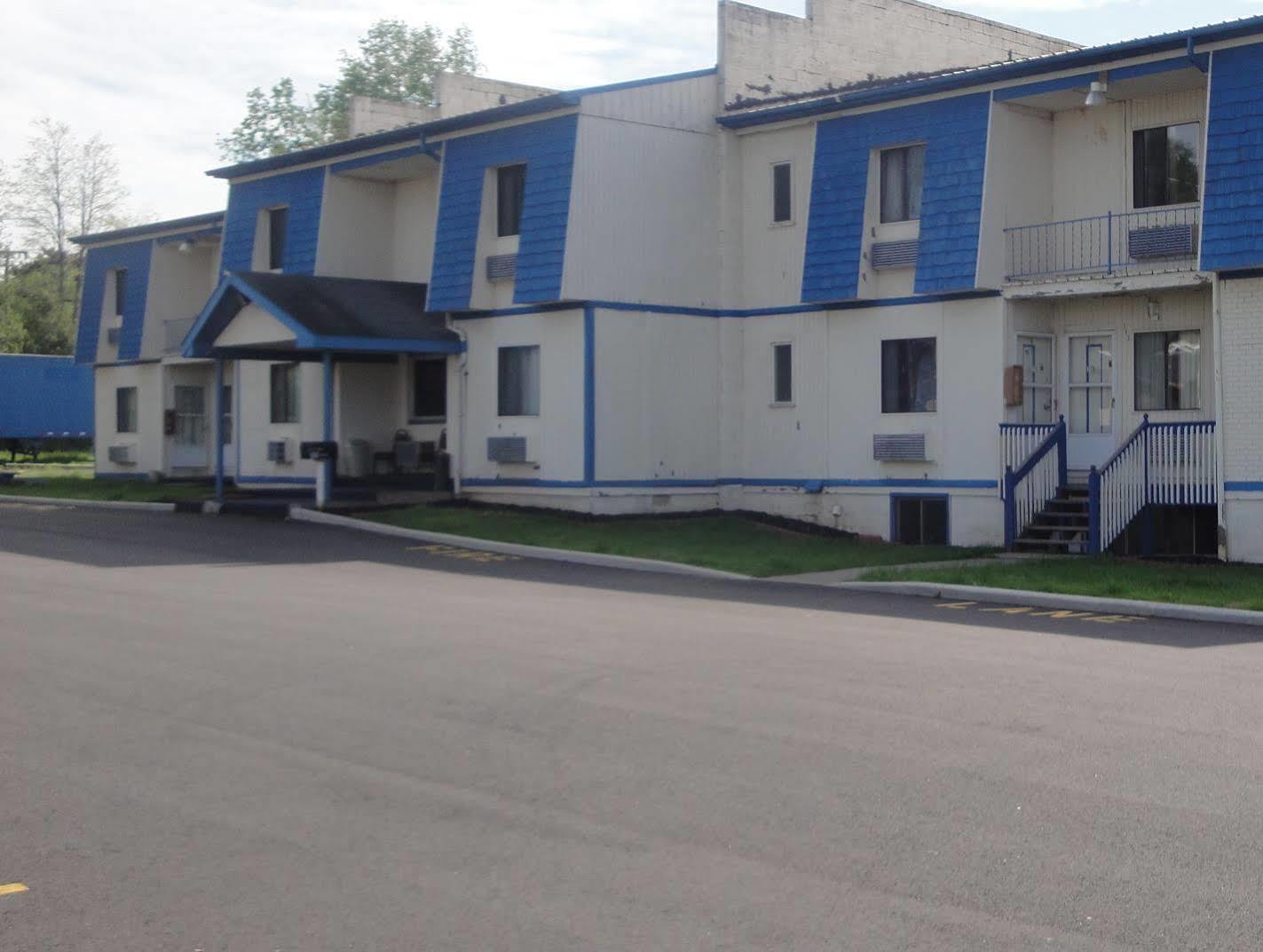 Ontario Center Budget Inn Ontario מראה חיצוני תמונה