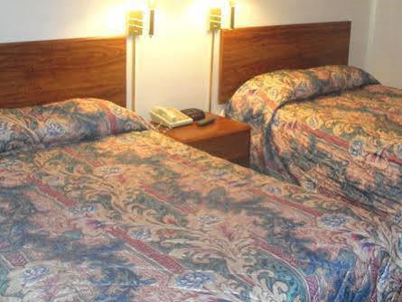 Ontario Center Budget Inn Ontario מראה חיצוני תמונה