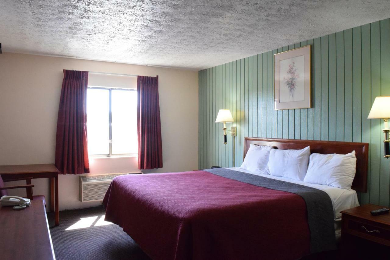 Ontario Center Budget Inn Ontario מראה חיצוני תמונה
