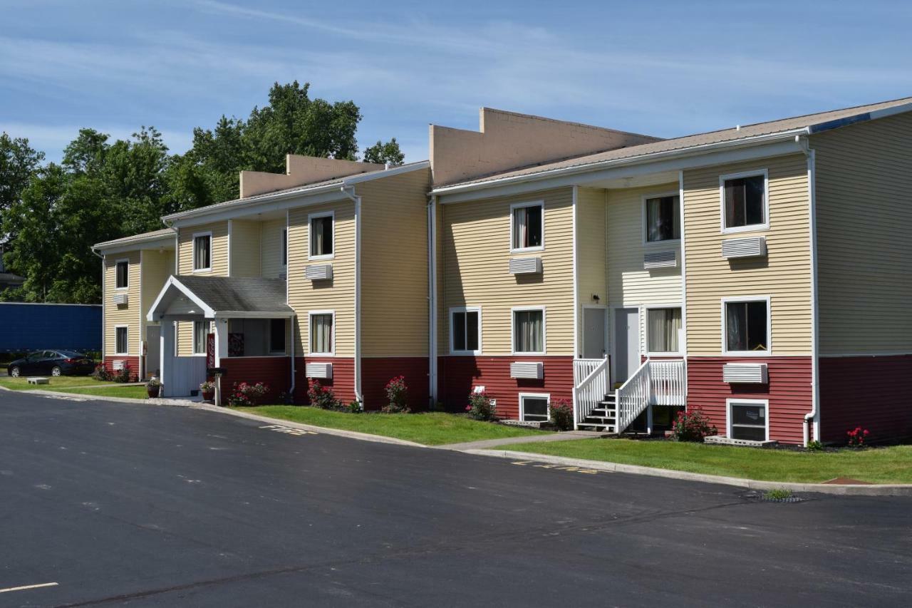Ontario Center Budget Inn Ontario מראה חיצוני תמונה