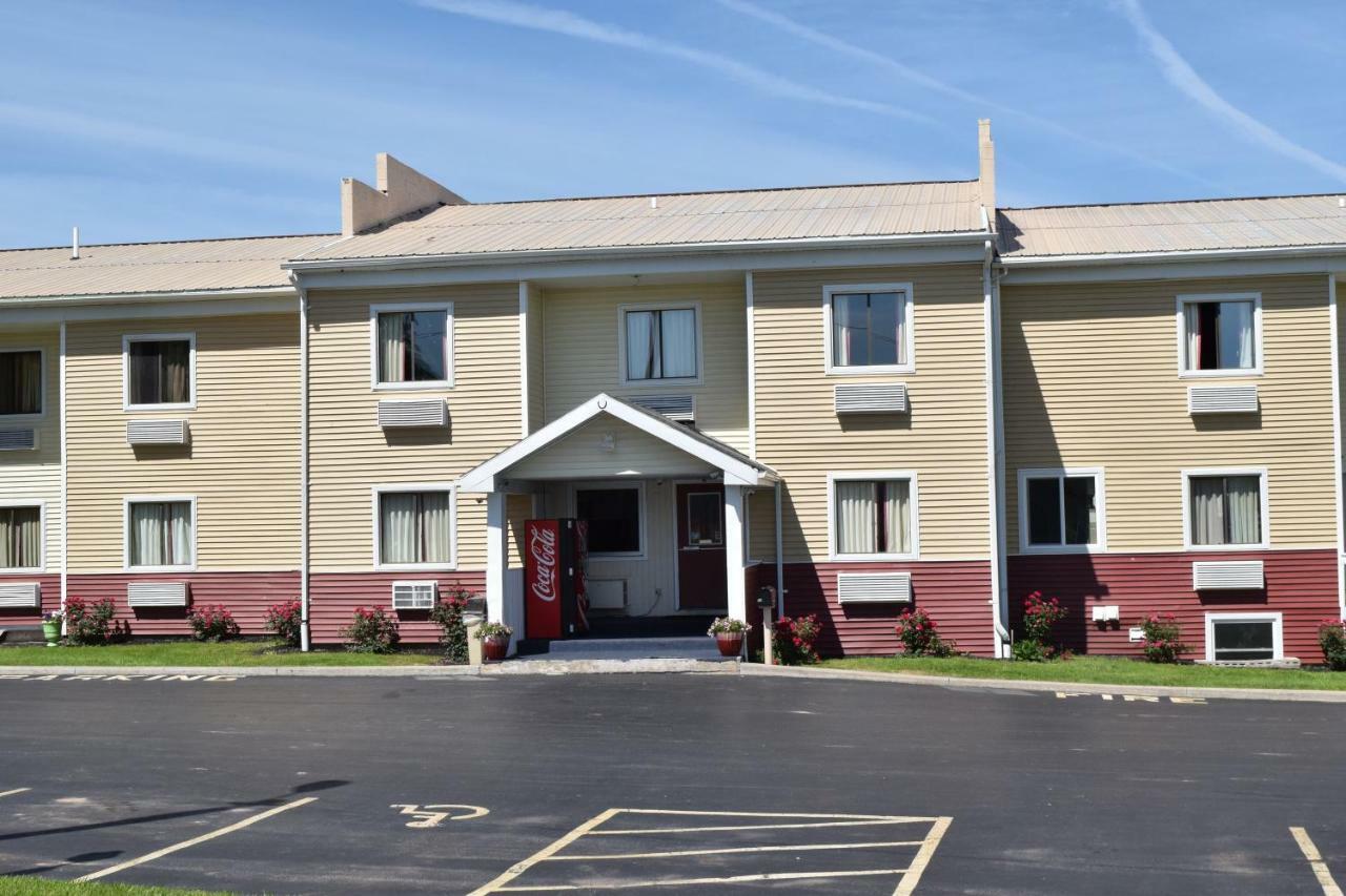 Ontario Center Budget Inn Ontario מראה חיצוני תמונה