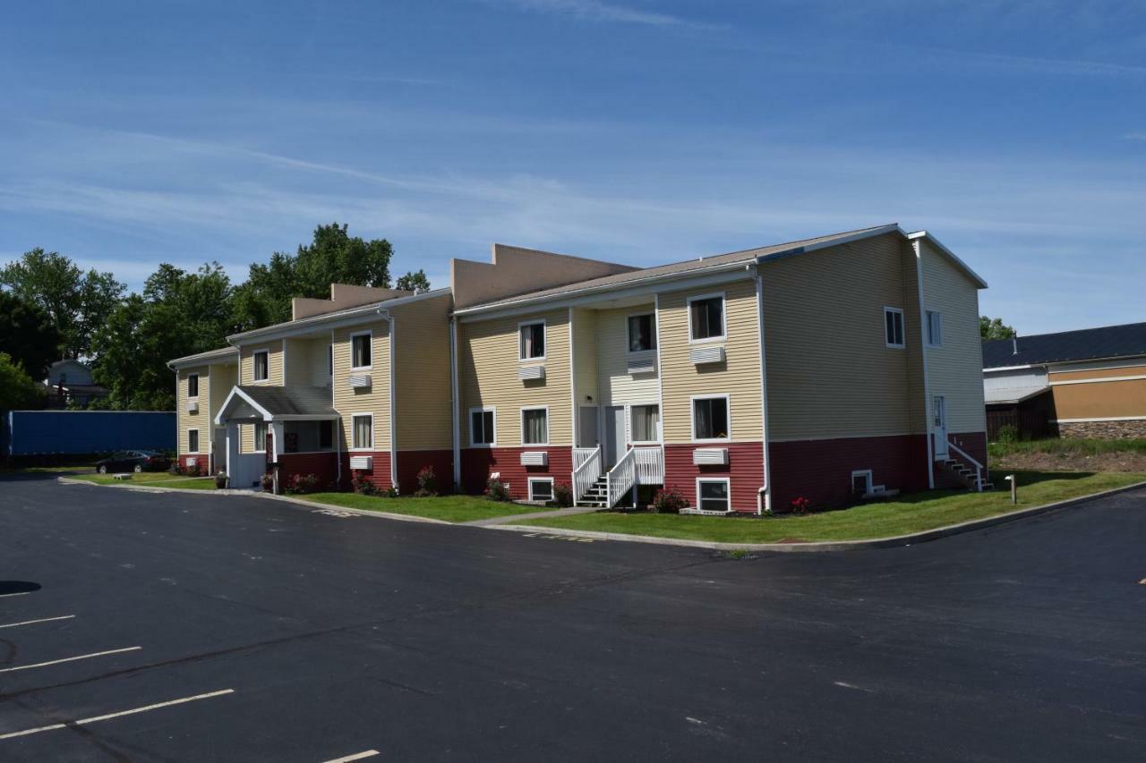 Ontario Center Budget Inn Ontario מראה חיצוני תמונה