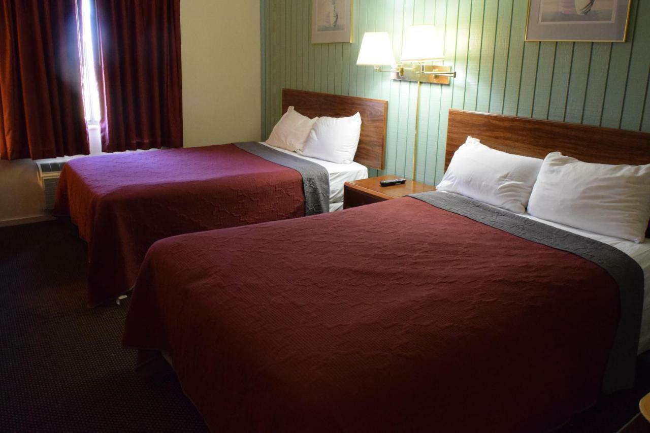 Ontario Center Budget Inn Ontario מראה חיצוני תמונה