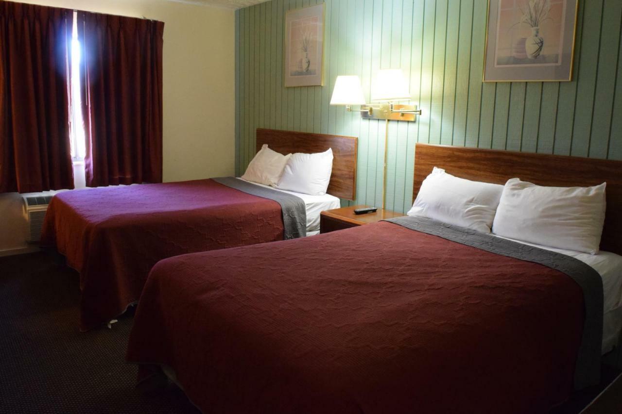 Ontario Center Budget Inn Ontario מראה חיצוני תמונה