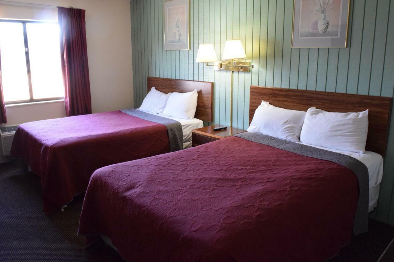 Ontario Center Budget Inn Ontario מראה חיצוני תמונה